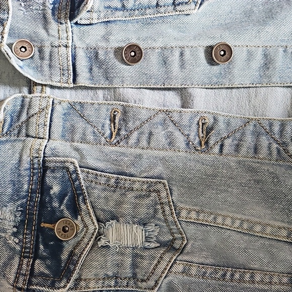 Vesty Light Blue Denim Jacket Girls Size 12 - Picture 3 of 5